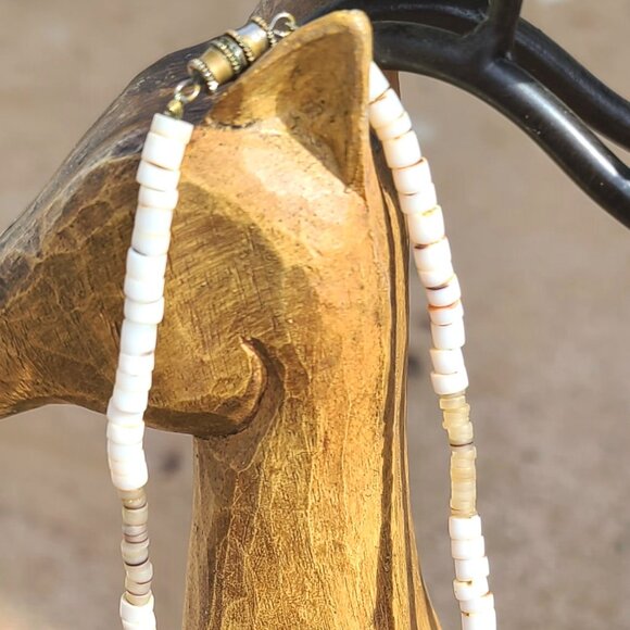 Unisex 1960's Puka Shell Necklace 16" - Picture 3 of 4